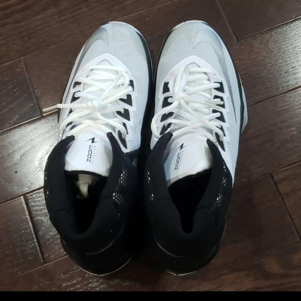 Nike Zoom Devosion Men's shoes Metallic Silver 8.5